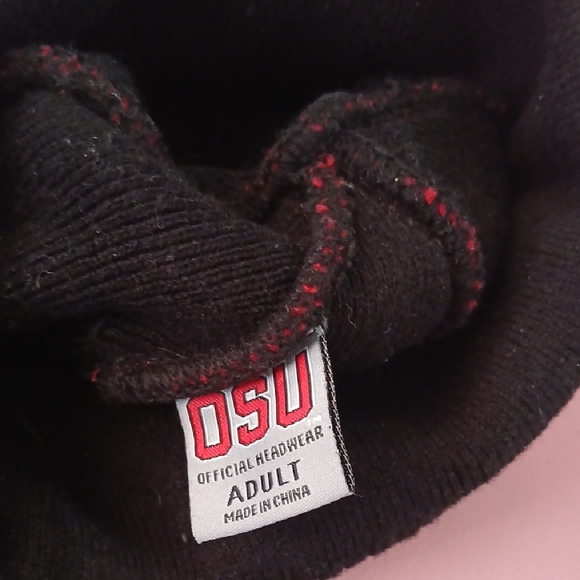 Stylish Red and Black Beanie with OH Embroidery - Picture 4 of 4